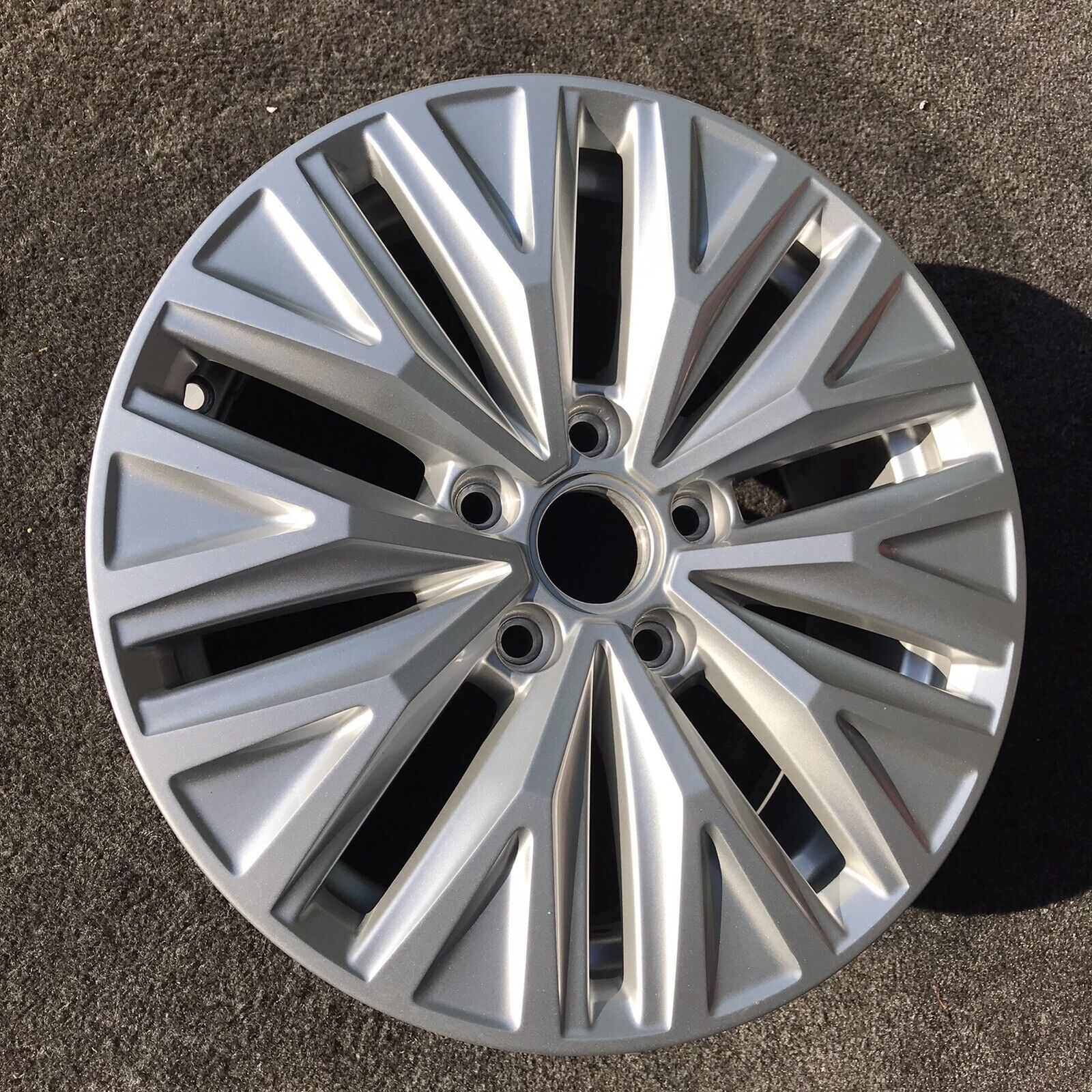 SINGLE 16 INCH WHEEL/RIM VOLKSWAGEN JETTA SILVER 2019-2020 GENUINE OEM ...