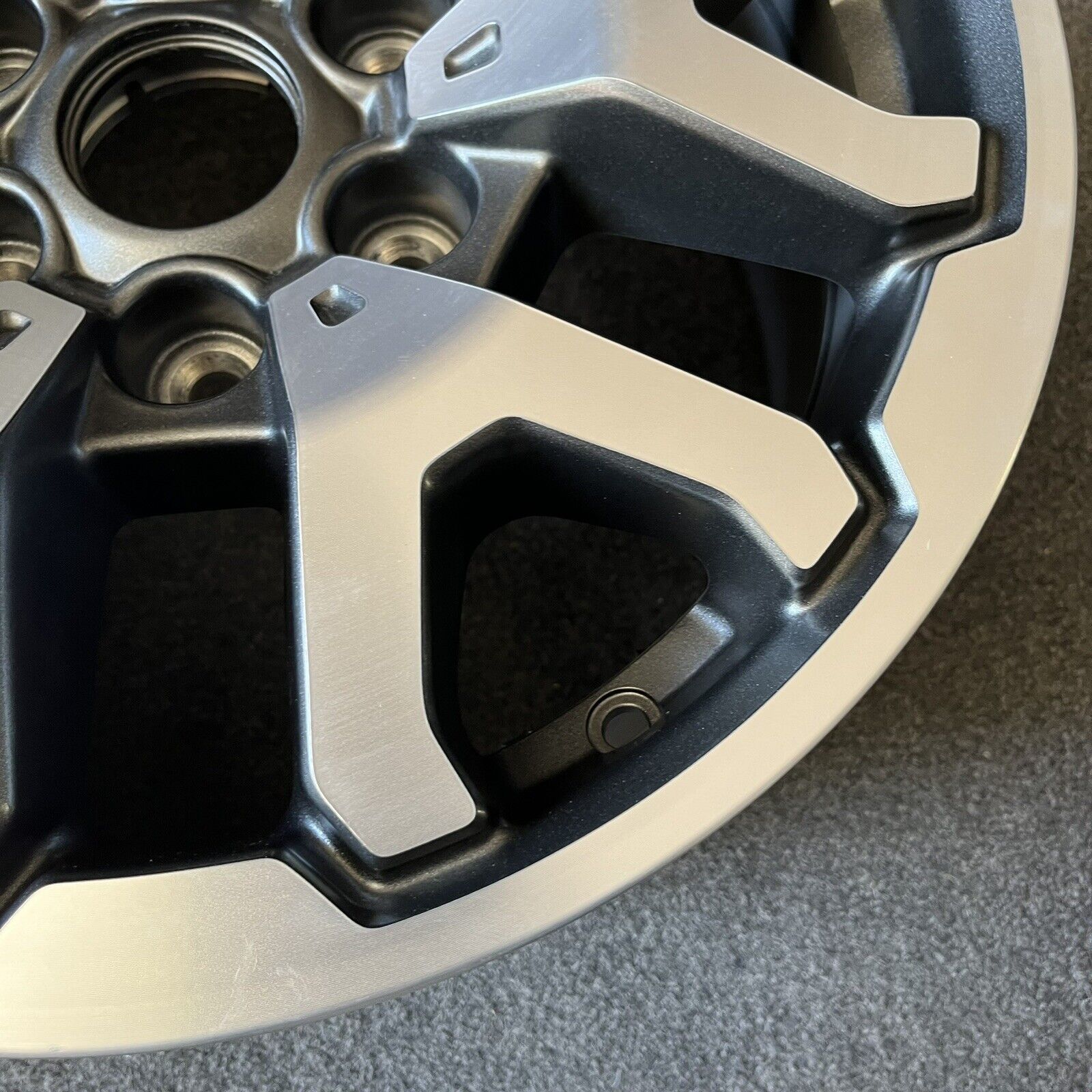 SINGLE 17 INCH WHEEL/RIM FORD RAPTOR 2022-2024 OEM CHARCOAL MACHINED ...
