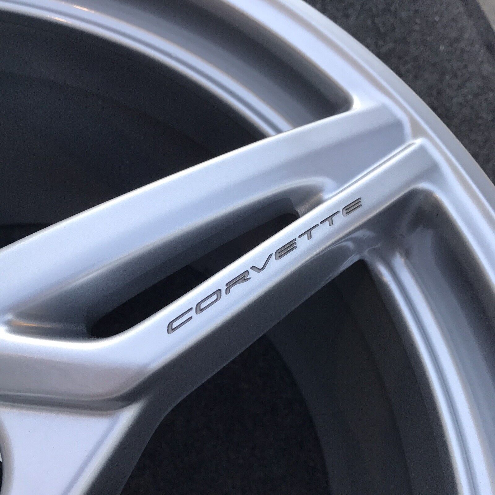 SINGLE 20 INCH WHEEL CHEVROLET CORVETTE REAR 2020-2023 SILVER OEM 14008 ...