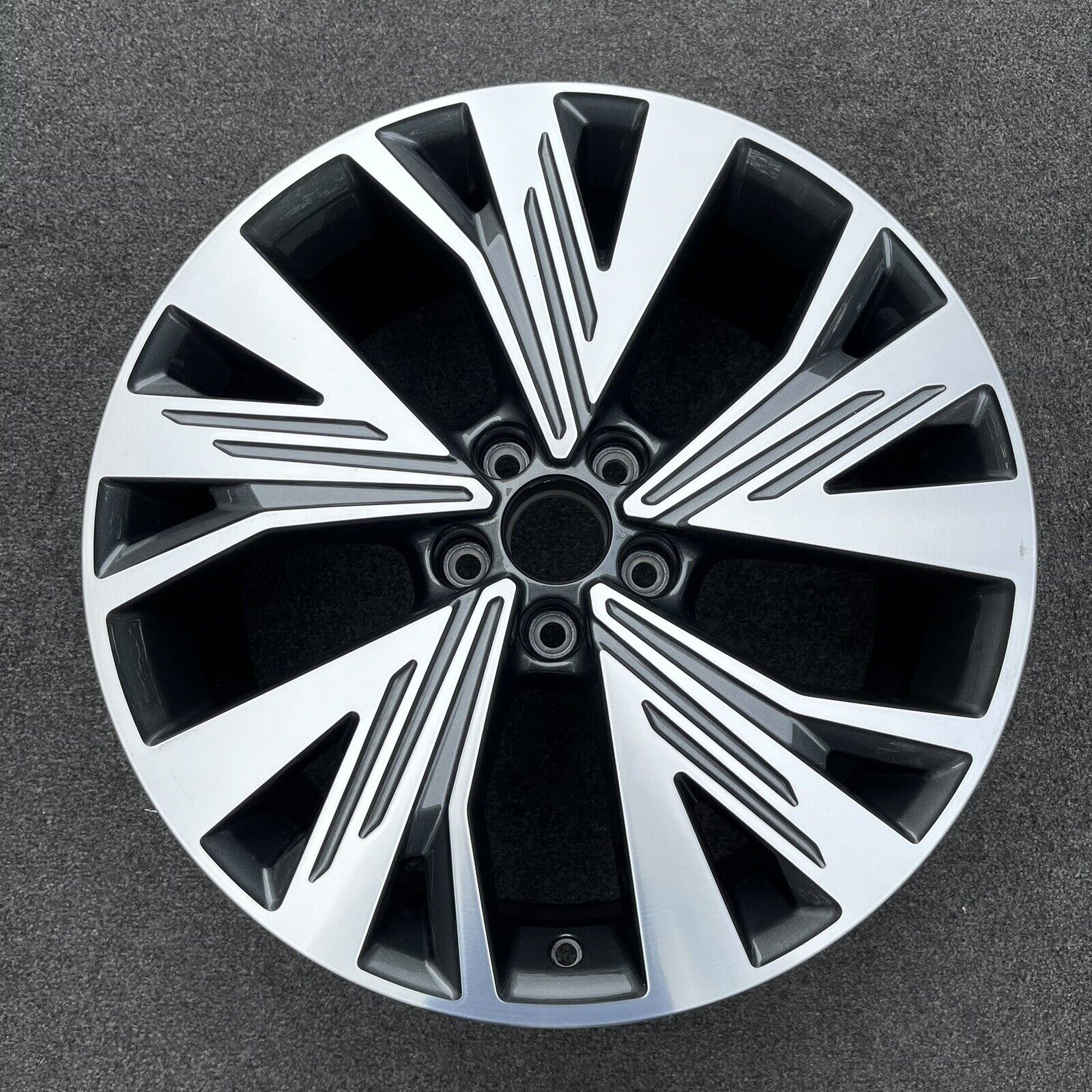 SINGLE 19 INCH WHEEL/RIM AUDI Q4 E-TRON 2023-2024 OEM CHARCOAL MACHINED ...