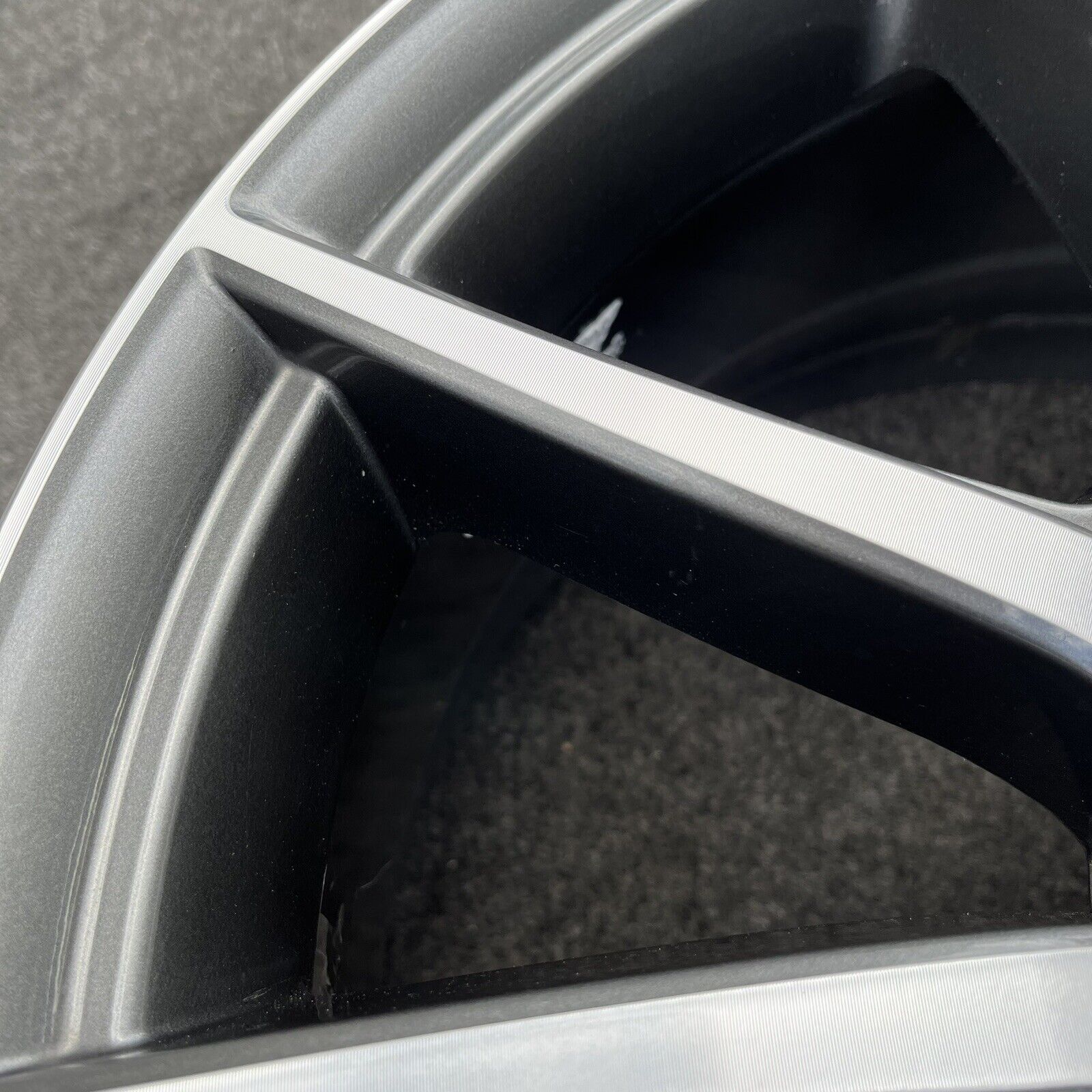 SINGLE 19 INCH WHEEL GENESIS G70 REAR 2019-2023 GENUINE OEM GRAY ...