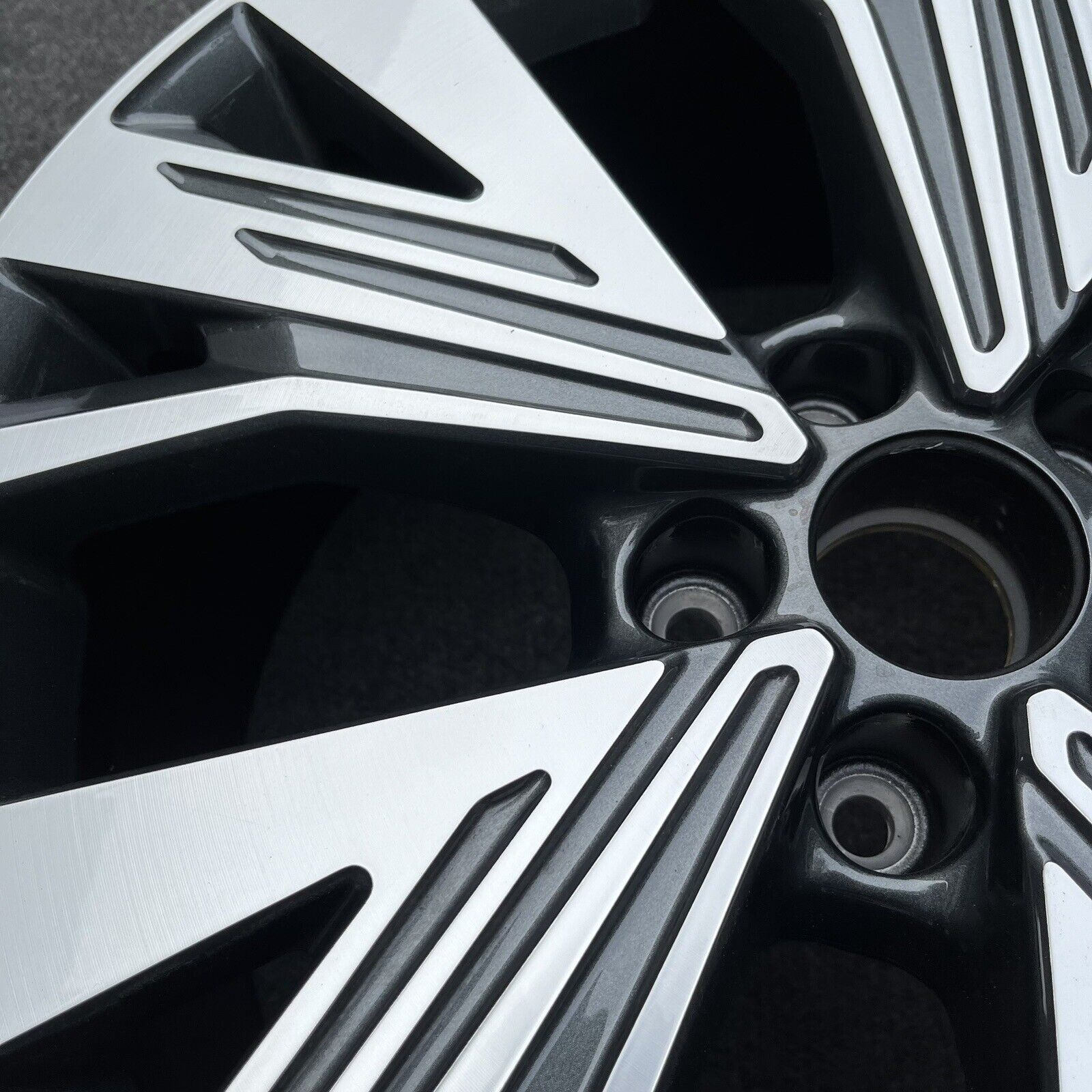 SINGLE 19 INCH WHEEL/RIM AUDI Q4 E-TRON 2023-2024 OEM CHARCOAL MACHINED ...