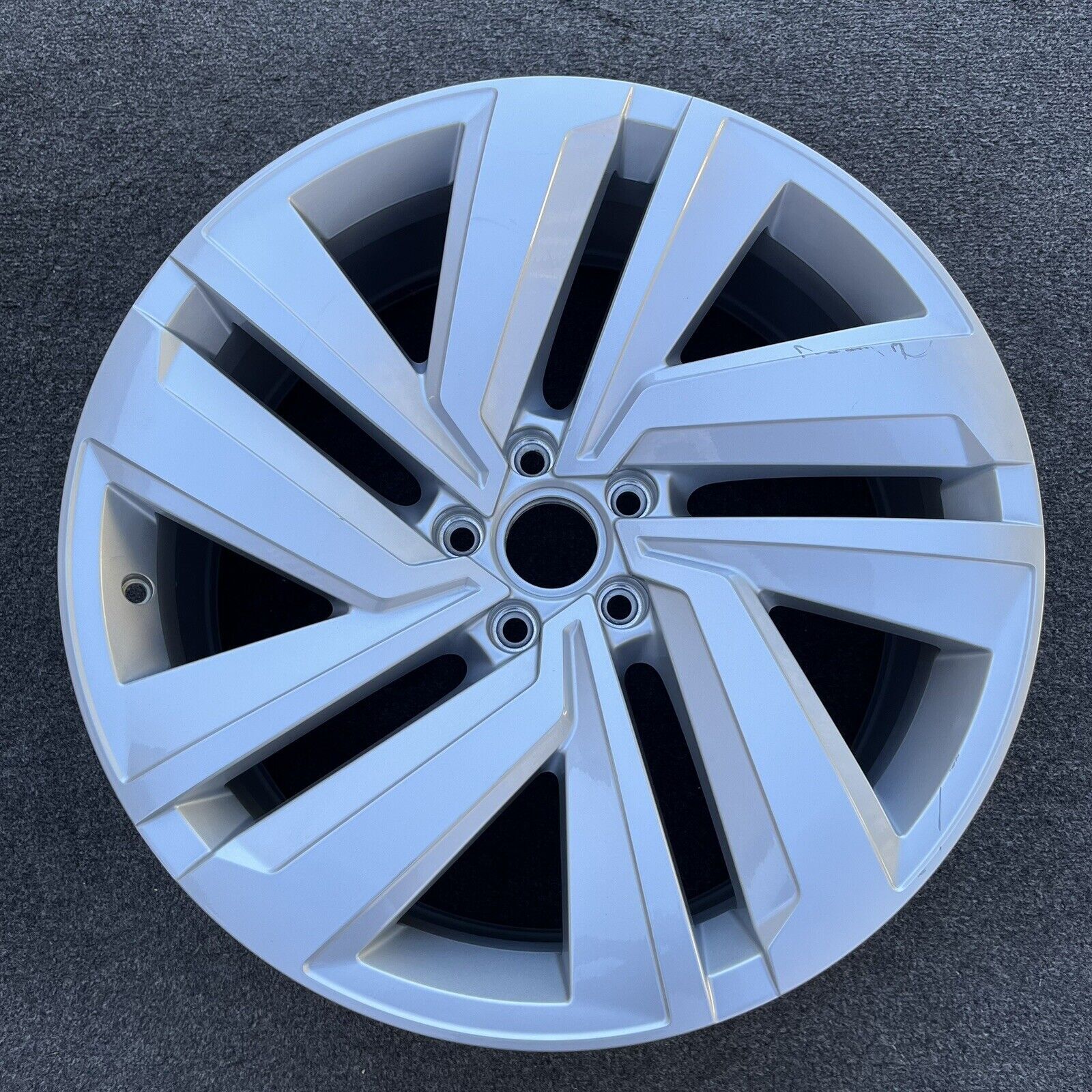 SINGLE 20 INCH WHEEL/RIM VOLKSWAGEN ATLAS 2021-2023 OEM SILVER 70075 ...
