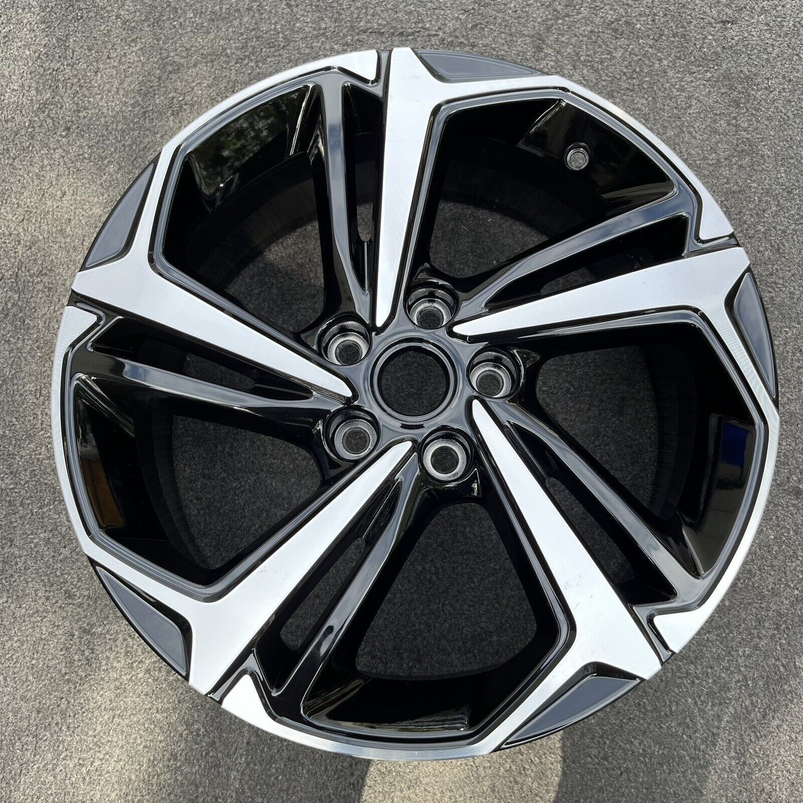 SINGLE 18 INCH WHEEL CHEVROLET TRAILBLAZER 2021 2024 OEM BLACK MACHINED