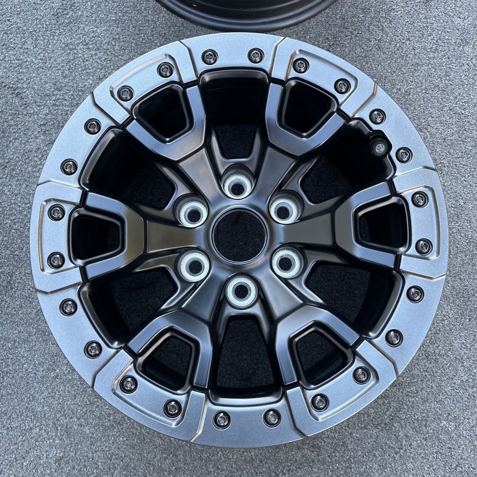 SINGLE 17 INCH WHEEL/RIM FORD BRONCO RAPTOR 20232024 GENUINE OEM SATIN